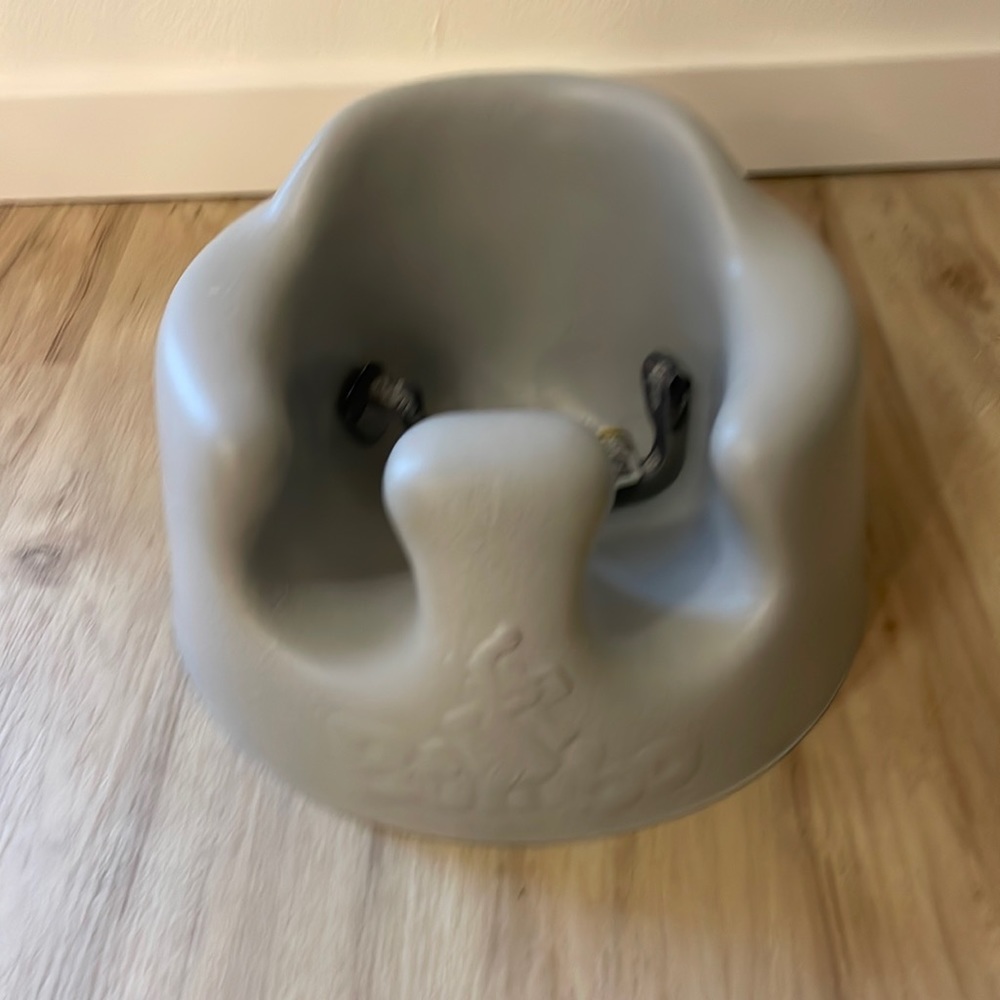 Grey bumbo